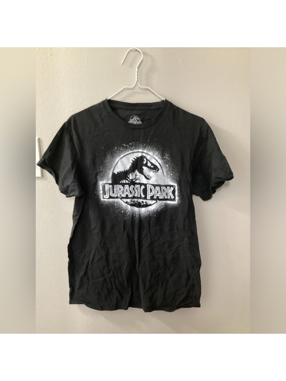 Women’s Jurassic Park Medium Black White Graphic Tee Tote4
